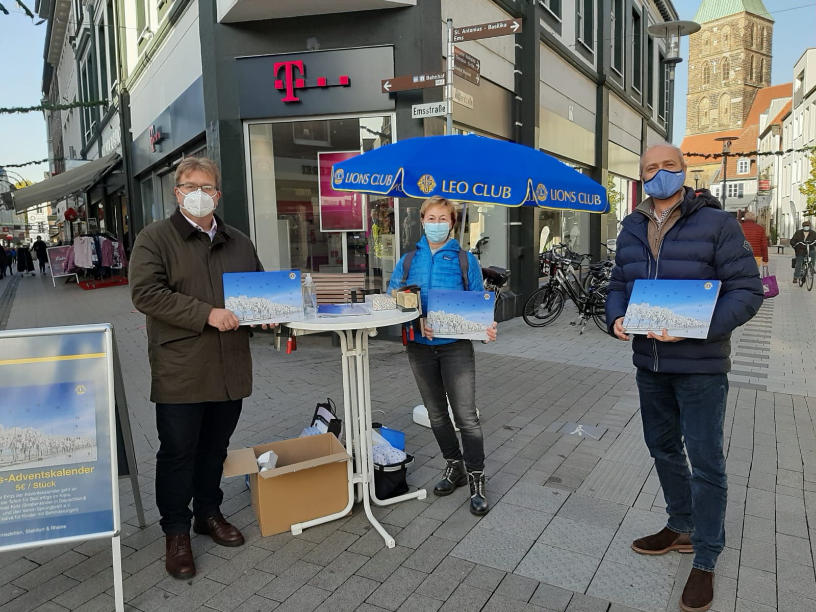 Kalenderverkauf in der Fußgängerzone Rheine